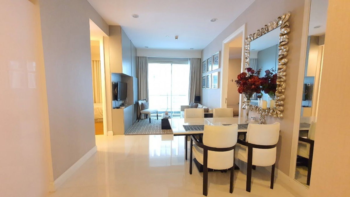 รูป Q Langsuan Newly Available Beautiful 2 bedroom apartment - รูปที่ 2/15