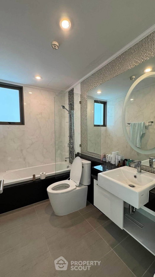 picture 2-BR At Supalai Oriental Sukhumvit 39 Near MRT Phetchaburi (ID 2987190) - 9/12