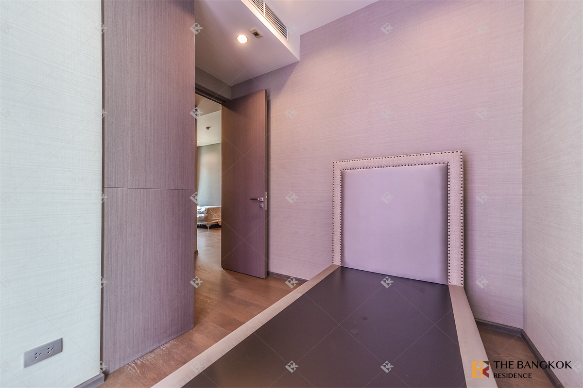 picture The Diplomat Sathorn near BTS Surasak - 4/10