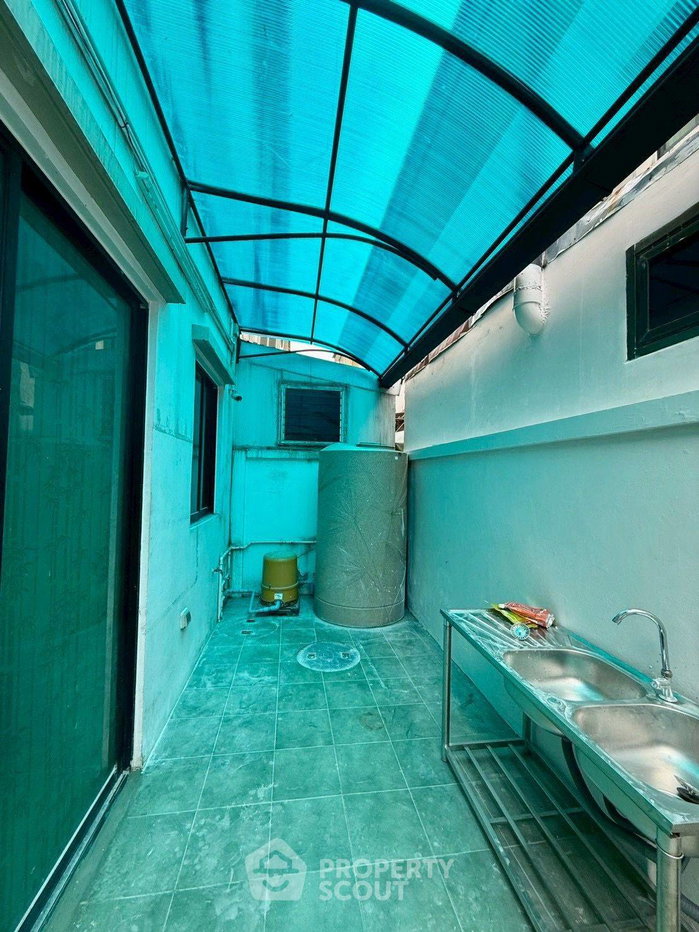 รูป ทาวน์เฮ้าส์ 3 ห้องนอน ใน Sixnature Watcharapol ท่าแร้ง บางเขน (ID 3160869) - รูปที่ 10/11