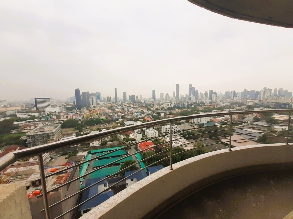 picture Supalai Place Sukhumvit 39 | ðNear BTS Phrom Phong #2025100612217 - 9/11