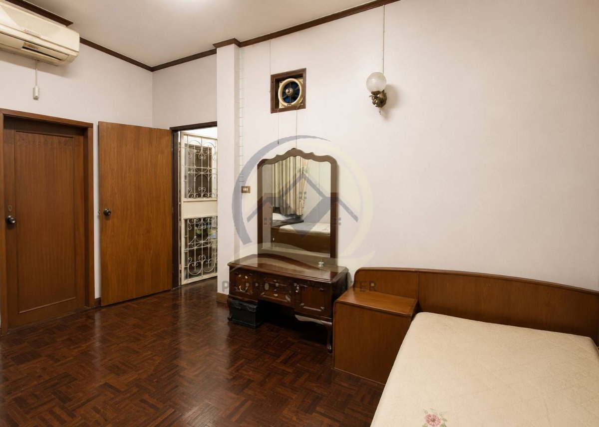 รูป บ้านเดี่ยว 2 ชั้น สร้างเอง ซอยคู้บอน 21 ถนนคู้บอน แขวงคันนายาว บ้านหลังใหญ่ขายตามสภาพ โครงสร้างดี ต่อเติมเต็ม พื้นที่ใช้สอยคุ้มค่า ราคาพิเศษ - รูปที่ 11/17