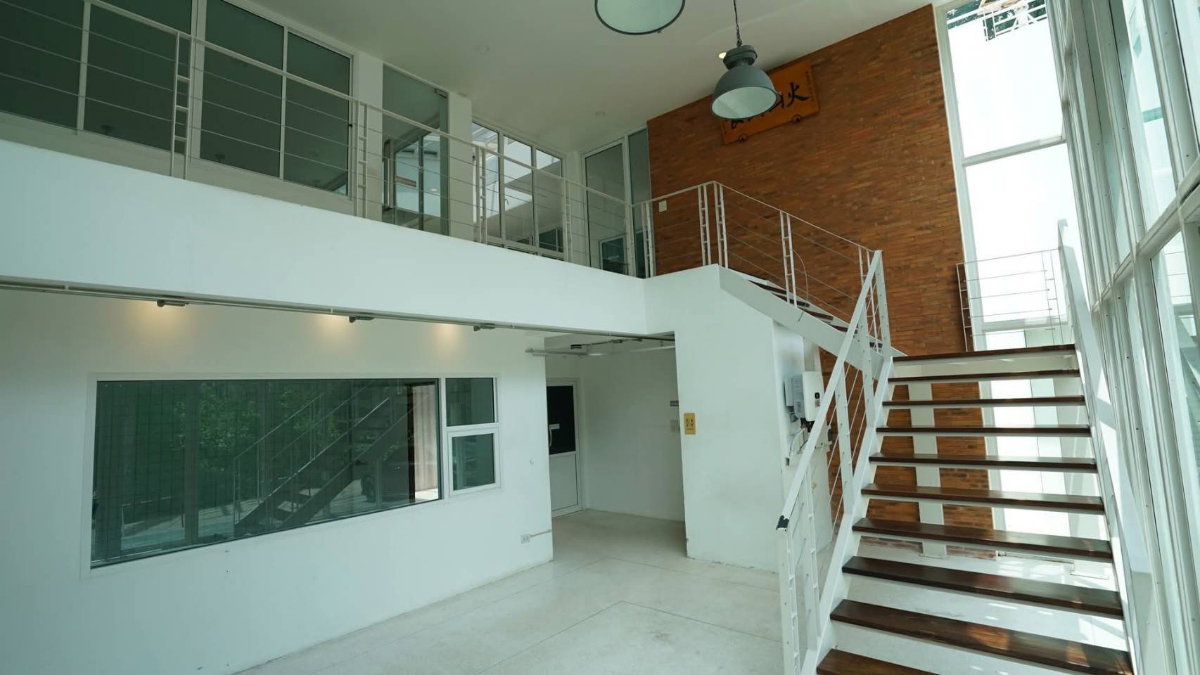 picture 🏢✨ For Sale: 2-Storey Office Building with Rooftop in a Prime Business Location ✨🏢 C8MG100764 - 3/25