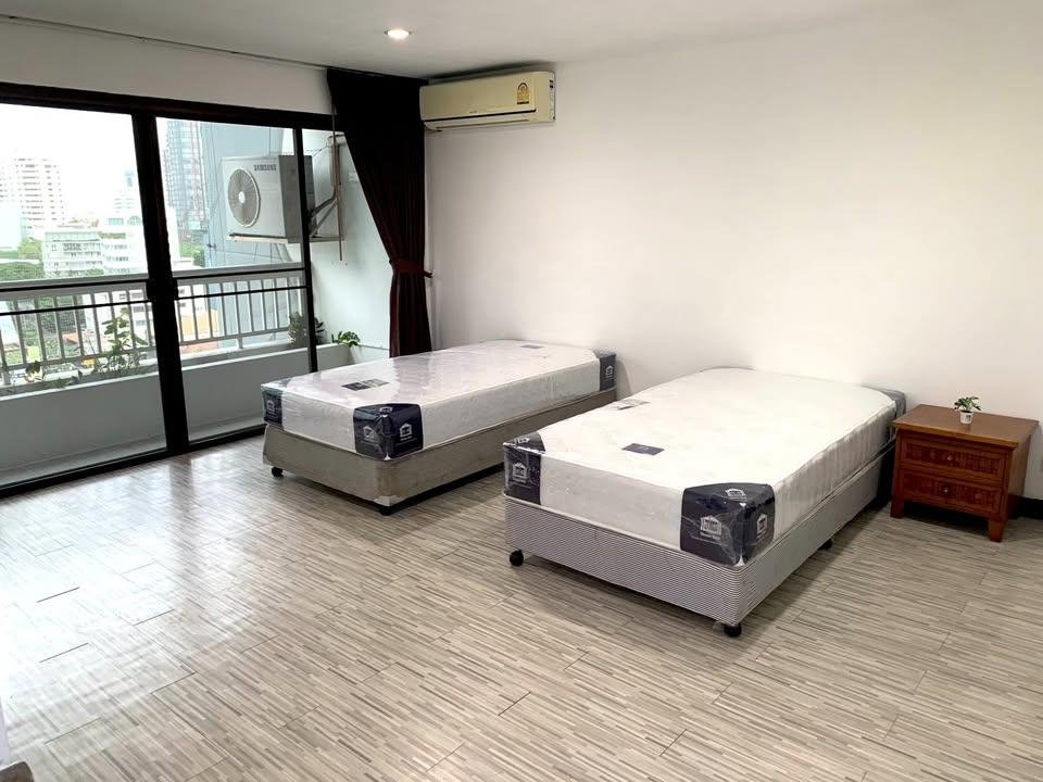 picture For rent 3 bedroom near Emquartier great price - 4/12