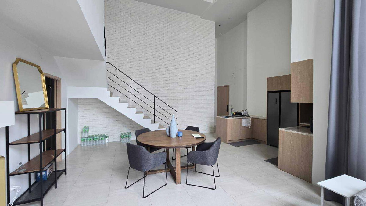รูป LTHC16024 - Duplex Condo for Rent Silom | The Lofts Silom | Near BTS Surasak | 90K/Month | คอนโดดูเพล็กซ์ให้เช่า เดอะ ลอฟท์ สีลม - รูปที่ 3/9