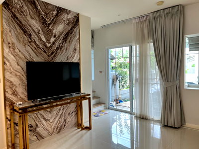 Townhouses for rent เทสโก้โลตัส บางพลี : 📢 Large Detached House 🔥 , Fully and beautifully Decorated, Cheapest in the Project