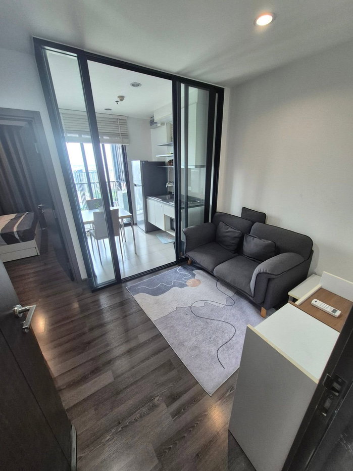 picture  The Base Park West for rent 1 bed - 4/8
