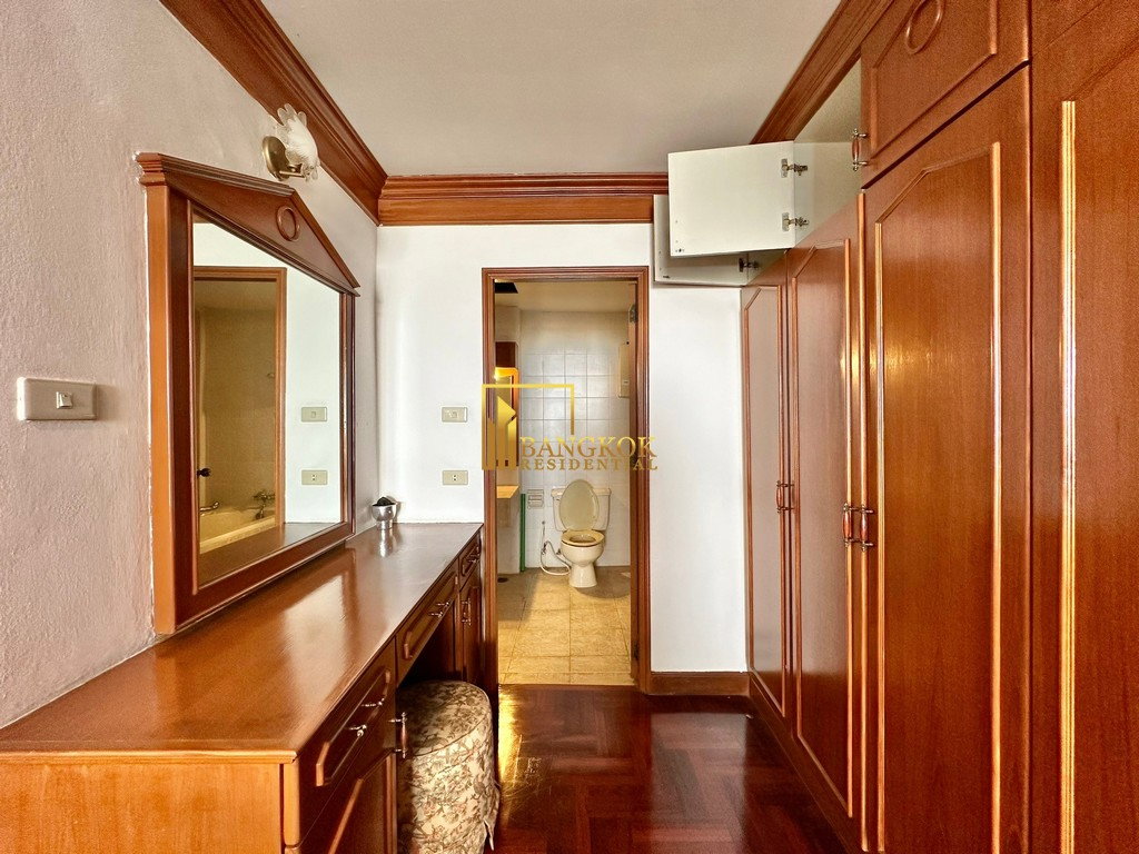 รูป Enormous 5 Bedroom Penthouse With Private Terrace in Ekkamai - BR21093AP - รูปที่ 25/54