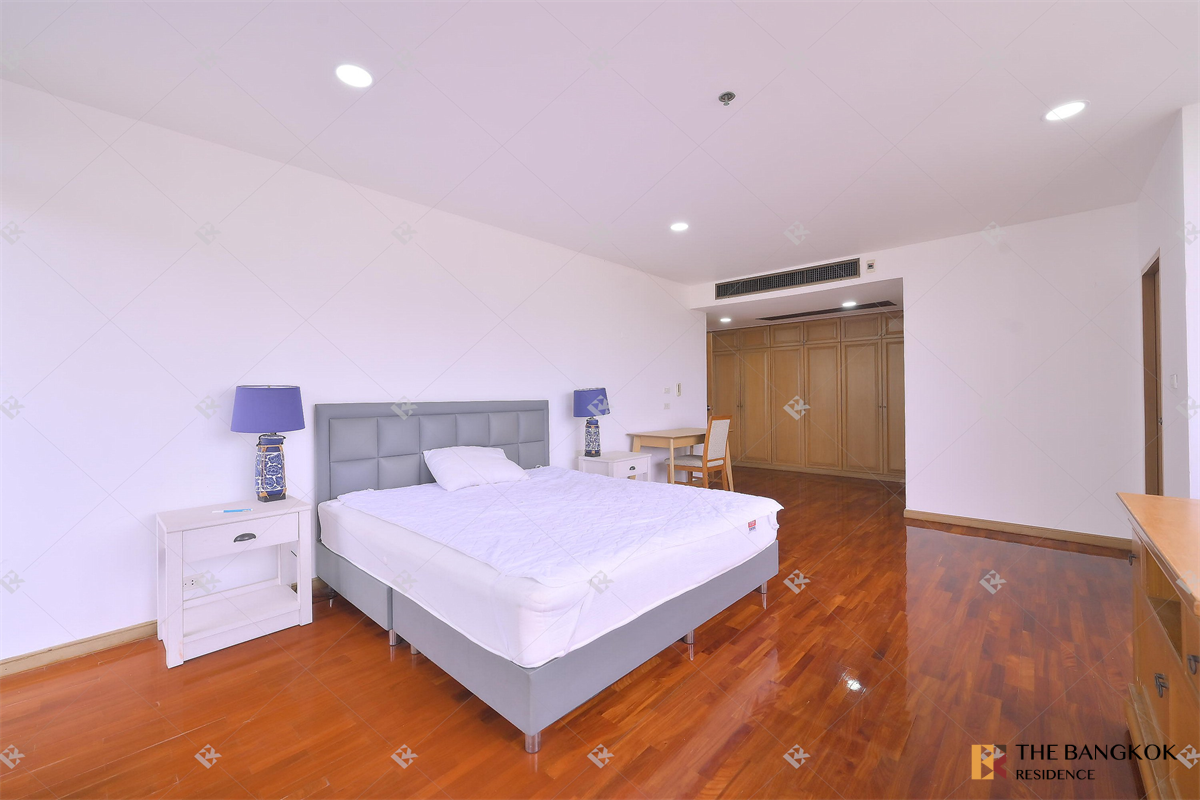 picture Looking for an owner for this special unit Ruamsuk Condominium - 4/10