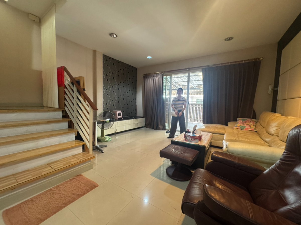 รูป [ขาย] ทาวน์โฮม 3 ชั้น The Royal Vienna รัชวิภา 5.95ล้าน 3 นอน 3 น้ำ พร้อมอยู่ โทร 0882246885 line: Tiitletitle - รูปที่ 6/39