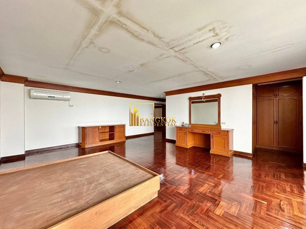 รูป Enormous 5 Bedroom Penthouse With Private Terrace in Ekkamai - BR21093AP - รูปที่ 14/54