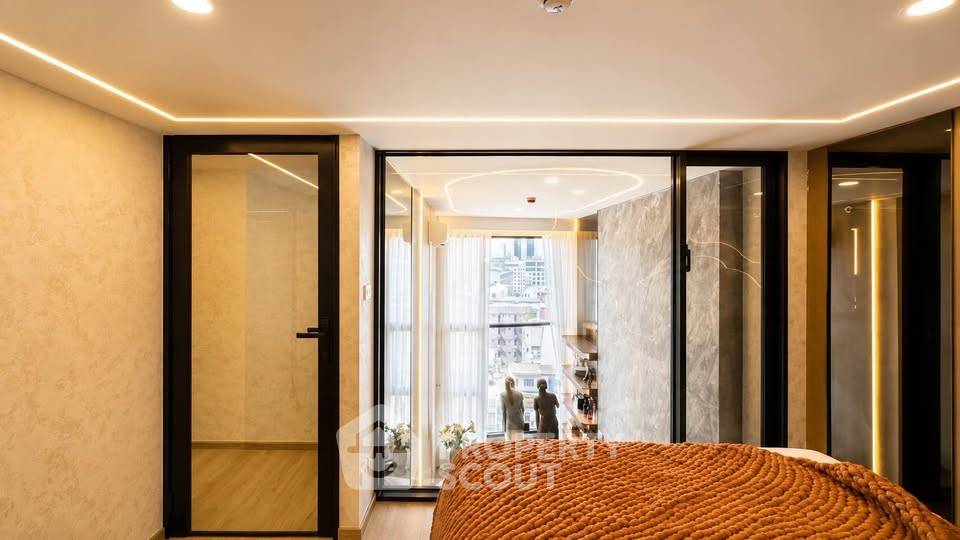 picture 200m To MRT Huai Khwang | 2-BR SOHO Bangkok Ratchada (ID 3159841) - 10/17