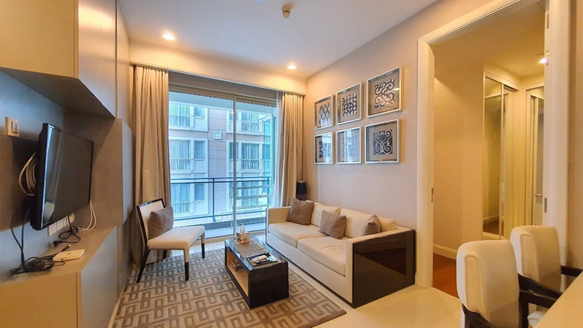 รูป Q Langsuan Newly Available Beautiful 2 bedroom apartment - รูปที่ 1/15