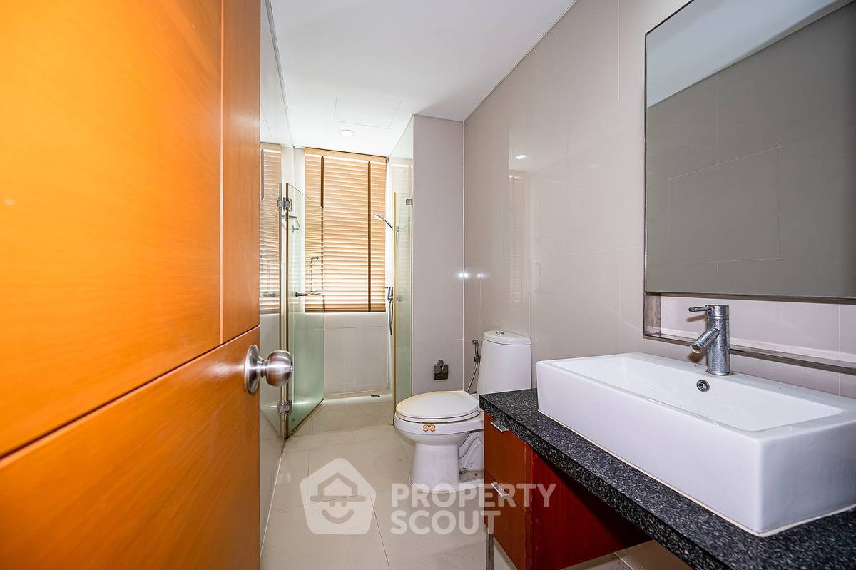 picture 37th-Floor 1-BR Villa Sathorn 100m To BTS Krung Thon Buri (ID 890121) - 3/14