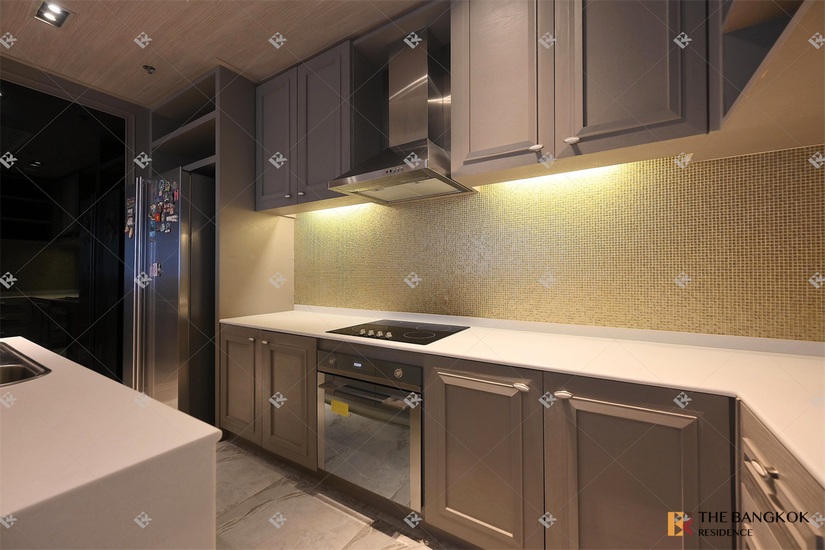 picture Luxuriously Elevated Unit The Emporio Place - 3/10
