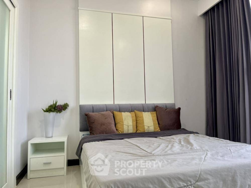 picture 22nd-Floor 2-BR At Supalai Place Sukhumvit 39 Near BTS Phrom Phong (ID 1528501) - 12/12