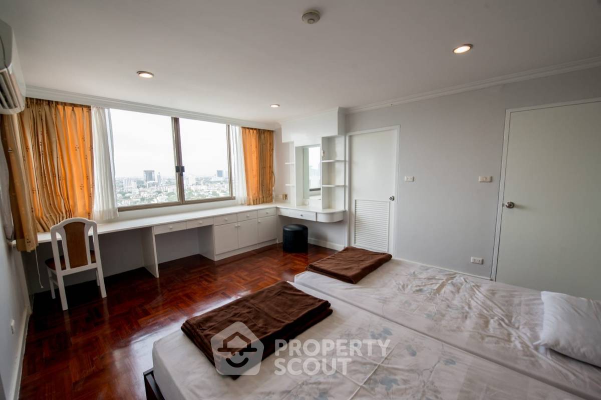 รูป คอนโดเลี้ยงสัตว์ได้ 3 ห้องนอน ขนาด 350 ตร.ม. Oriental Towers Condominium ใกล้ BTS เอกมัย (ID 3157143) - รูปที่ 21/29
