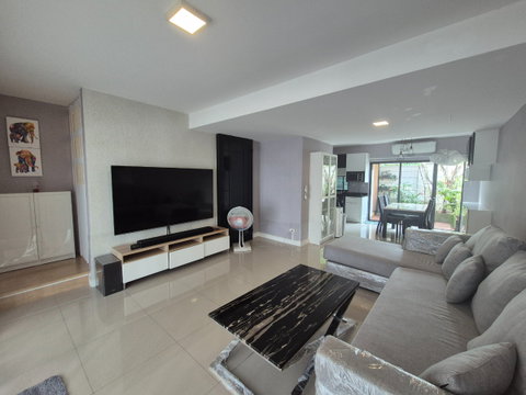 towhouse for rent full furniture Rama2 soi28
