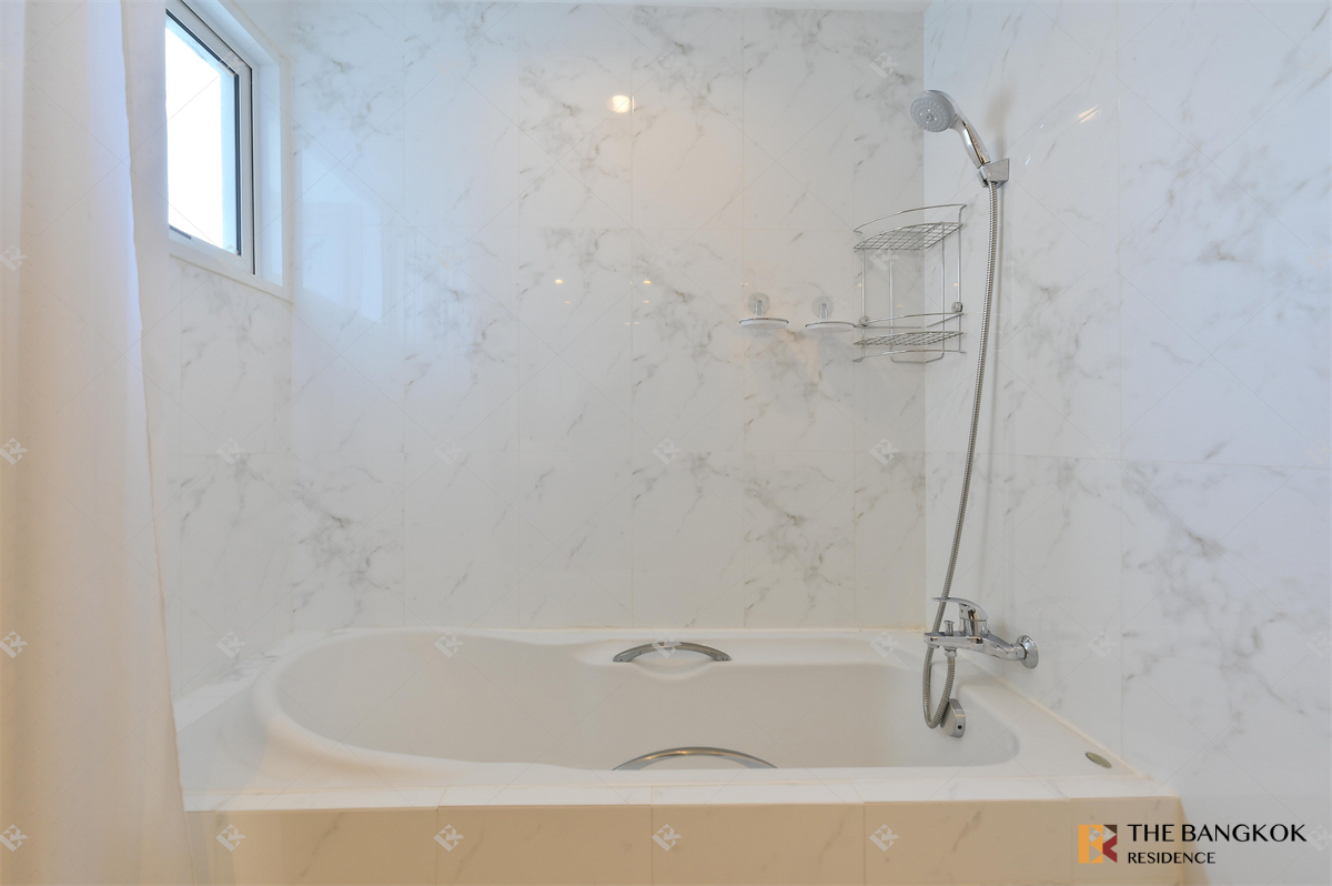 picture Regent On The Park 1 near BTS Phrom Phong - 9/10
