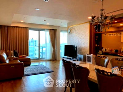 Condos for sale : Great Value 3-BR 41st-Floor The River Condominium BTS Saphan Taksin (ID 3159713)