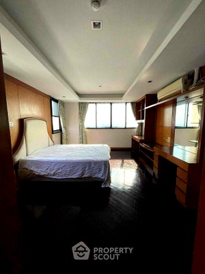 คอนโดให้เช่า : คอนโด 3 ห้องนอน 386 ตร.ม. ชั้น 43 President Park Condominium ใกล้ MRT Queen Sirikit (ID 732517)