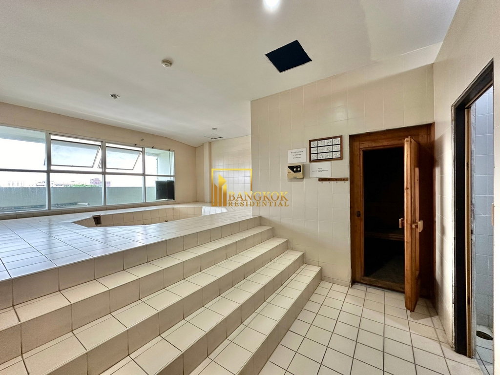 รูป Enormous 5 Bedroom Penthouse With Private Terrace in Ekkamai - BR21093AP - รูปที่ 50/54