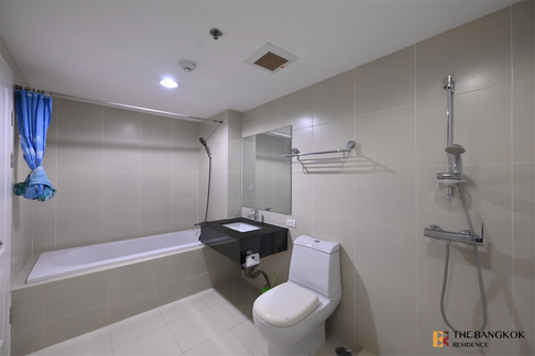 Belle Grand Rama 9 Surrounded by Facilities near MRT Rama 9 Station