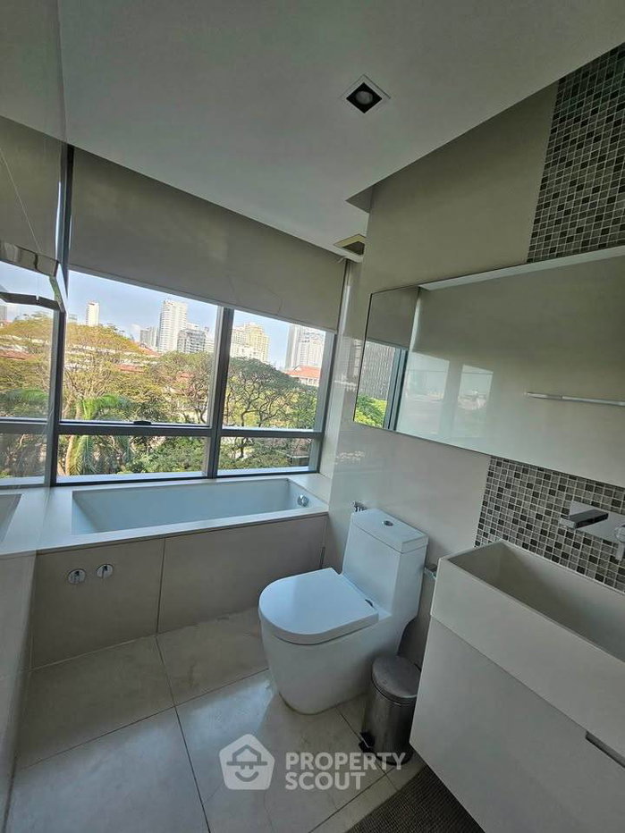 picture Spacious 2-BR 125 Sqm, The Room Sukhumvit 21 Near MRT Sukhumvit (ID 3159977) - 4/9