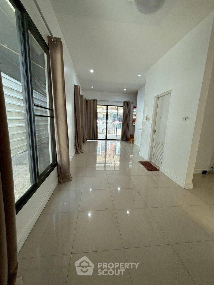 รูป ทาวน์เฮ้าส์ 3 ห้องนอน ใน Sixnature Watcharapol ท่าแร้ง บางเขน (ID 3160869) - รูปที่ 1/11