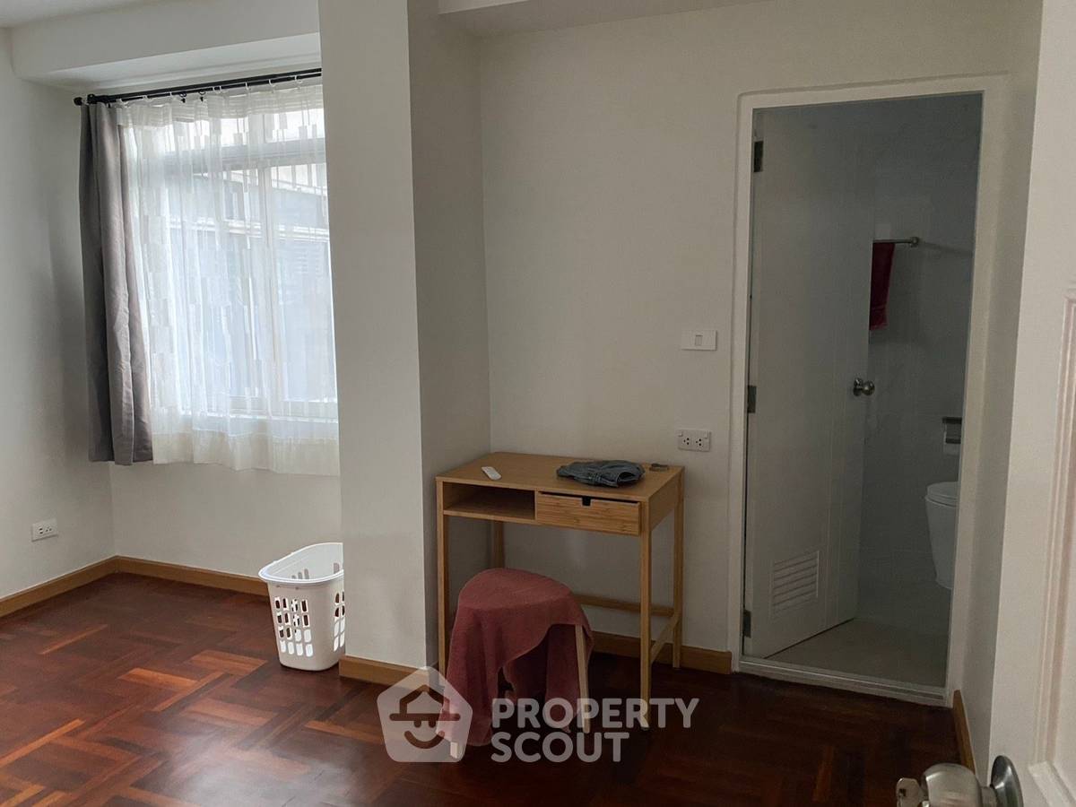 รูป ใกล้ BTS Nana เพียง 200 ม. คอนโด 3 ห้องนอน The Heritage Condominium (ID 3160322) - รูปที่ 6/7