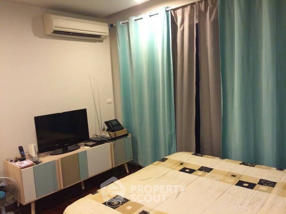 picture Great Value 1-BR At Circle Condominium Near MRT Phetchaburi (ID 769021) - 2/6