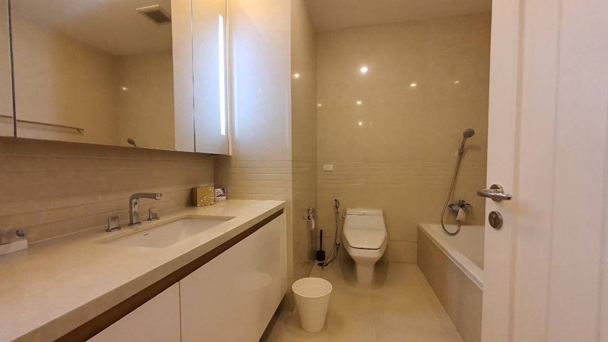 รูป Q Langsuan Newly Available Beautiful 2 bedroom apartment - รูปที่ 9/15