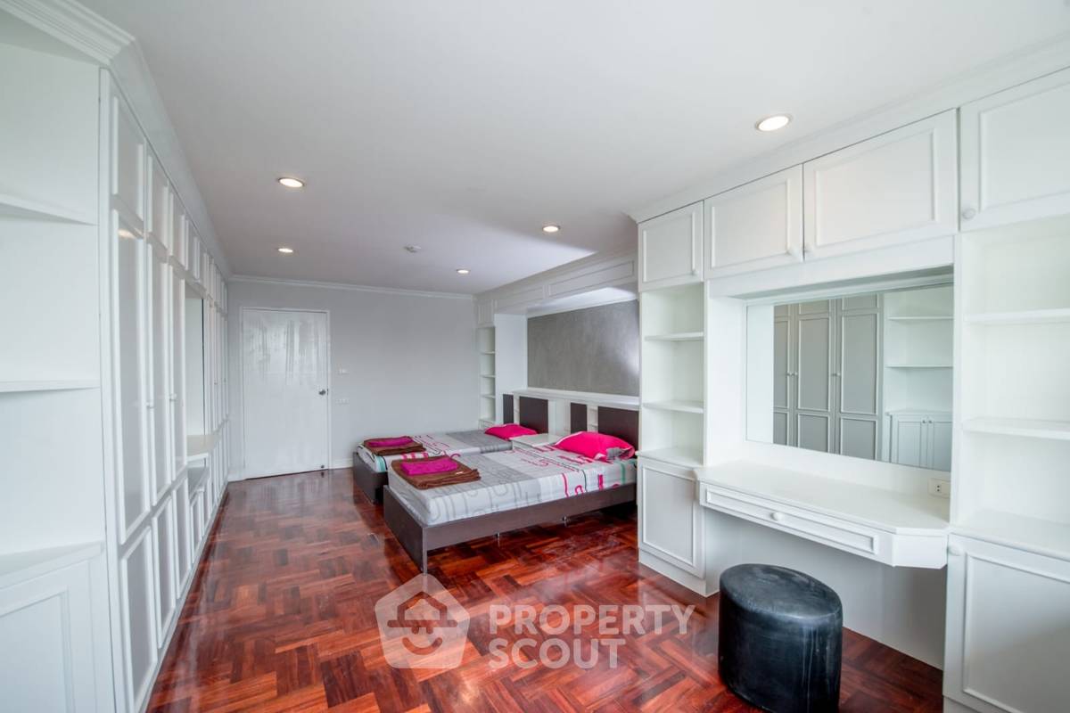 รูป คอนโดเลี้ยงสัตว์ได้ 3 ห้องนอน ขนาด 350 ตร.ม. Oriental Towers Condominium ใกล้ BTS เอกมัย (ID 3157143) - รูปที่ 25/29