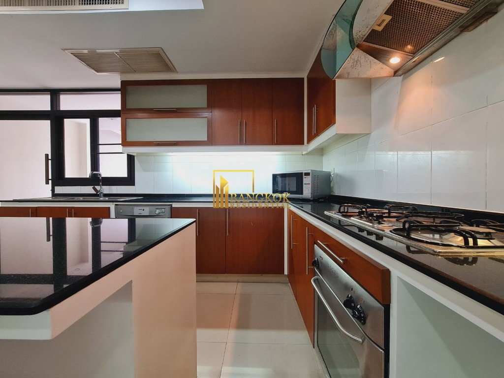 รูป Generously Sized 5 Bed Penthouse Apartment in Phrom Phong - BR0180AP - รูปที่ 11/37