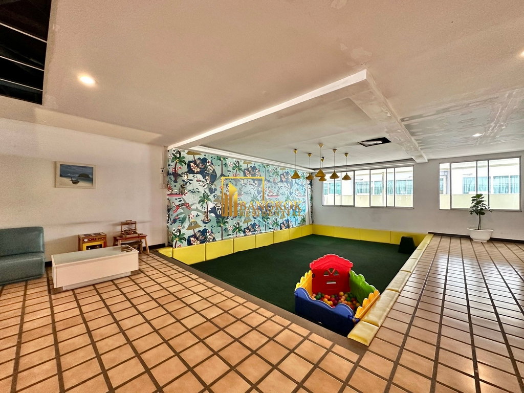 รูป Enormous 5 Bedroom Penthouse With Private Terrace in Ekkamai - BR21093AP - รูปที่ 47/54