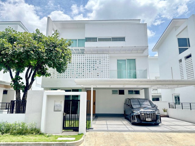 รูป เดอะวอล์ค เกษตรนวมินทร์ 900 ม. เอกมัย-รามอินทรา สุคนธสวัสดิ์ คฤหาสน์  3ชั้น 4นอน 4น้ำ ใกล้ตลาดสุคนธสวัสดิ์ 800 ม. 56 ตร.ว. 282 ตร.ม. - รูปที่ 1/8
