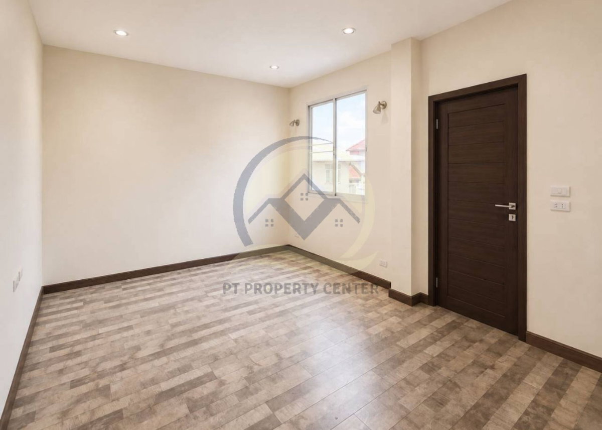 รูป บ้านเดี่ยว 2 ชั้น สร้างเอง ซอยคู้บอน 21  แขวงคันนายาว บ้านเปล่ารีโนเวทใหม่พร้อมอยู่ ราคาพิเศษ ทำเลใกล้รถไฟฟ้าและทางด่วน เหมาะสำหรับครอบครัวใหญ่ - รูปที่ 22/32