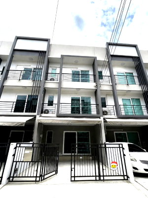 เช่าทาวน์โฮม เขตประเวศ : 🏡 ทาวน์โฮม 3 ชั้น ให้เช่า บ้านกลางเมือง สวนหลวง 3 ห้องนอน 3 ห้องน้ำ พร้อมเข้าอยู่ ทำเลศักยภาพ ใกล้ศรีนครินทร์ – พัฒนาการ