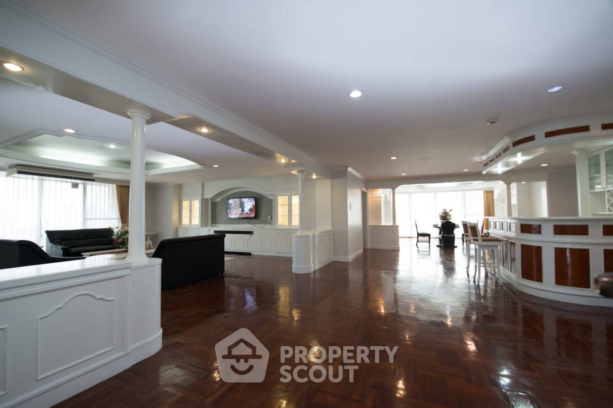 รูป คอนโดเลี้ยงสัตว์ได้ 3 ห้องนอน ขนาด 350 ตร.ม. Oriental Towers Condominium ใกล้ BTS เอกมัย (ID 3157143) - รูปที่ 5/29