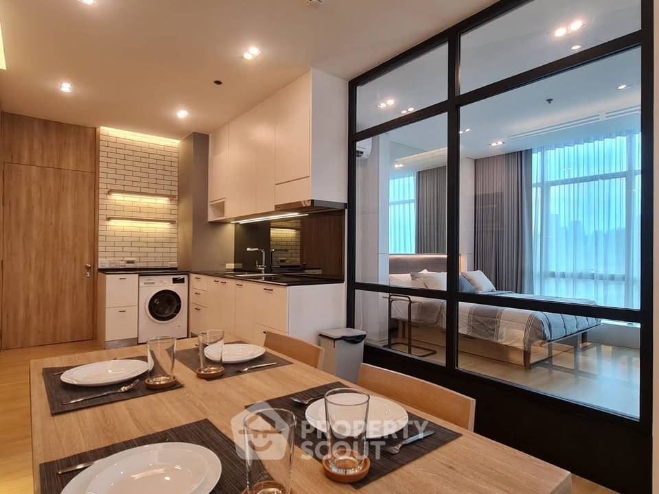 picture Spacious 1-BR 60 Sqm At Baan Sathorn Chaopraya Near BTS Krung Thon Buri (ID 3159810) - 8/21