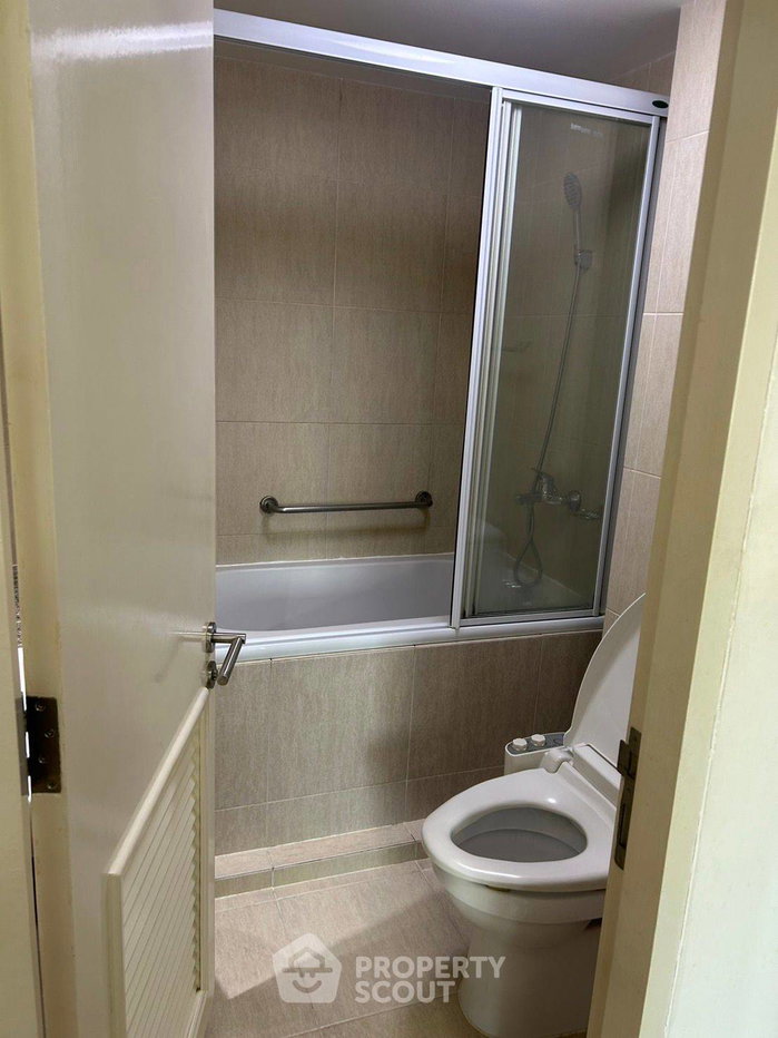 picture 1-BR Condo At The Clover Thonglor Residence Near BTS Thong Lor (ID 1909098) - 15/20