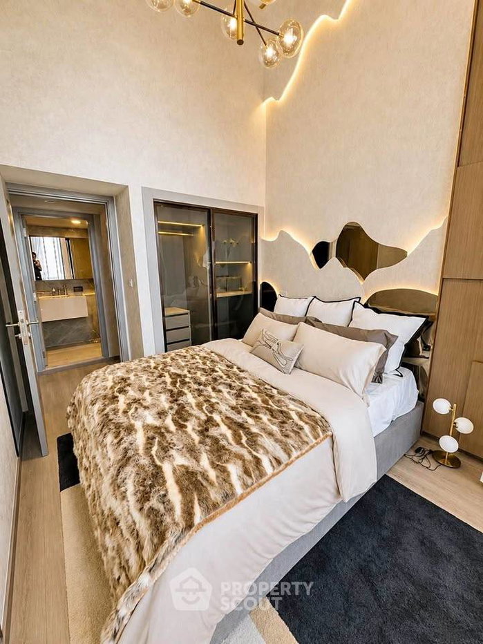 picture 200m To MRT Huai Khwang | 2-BR SOHO Bangkok Ratchada (ID 3159841) - 1/17