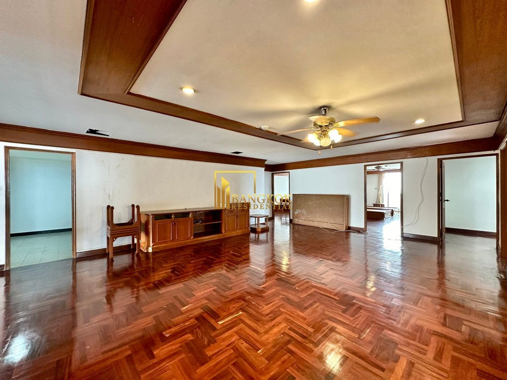 รูป Enormous 5 Bedroom Penthouse With Private Terrace in Ekkamai - BR21093AP - รูปที่ 8/54