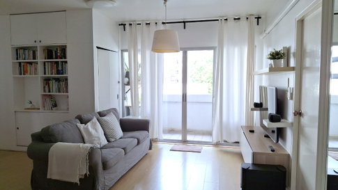 Condo Baan Prachaniwet, corner unit, 61.05 sq m. Bright, spacious, Close to Red line SRT Wat Samian Nari station, Bon Marche market, and expressway.