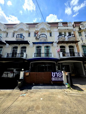 Townhouses for sale Bangkok-Chon Buri Motorway : Rama 9 Townhome Near Yellow Line MRT & Airport 3.5 Storeys 200 sq.m. Great Investment
