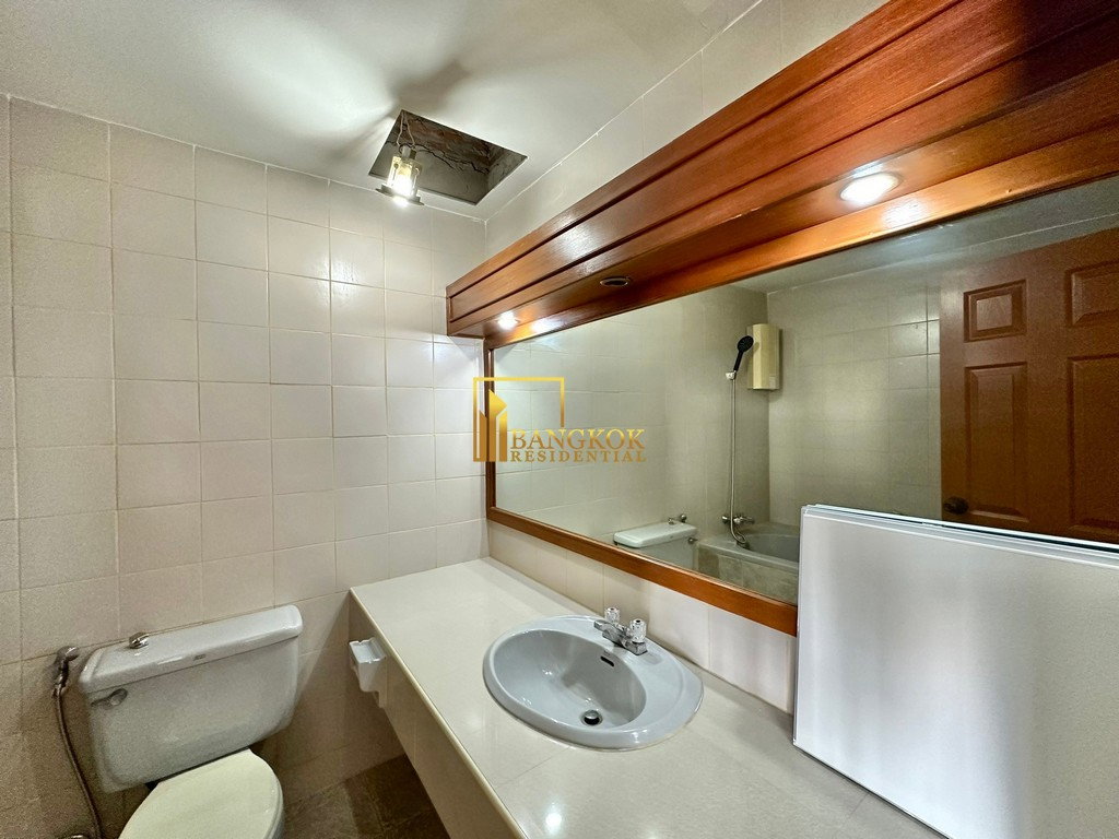 รูป Enormous 5 Bedroom Penthouse With Private Terrace in Ekkamai - BR21093AP - รูปที่ 19/54