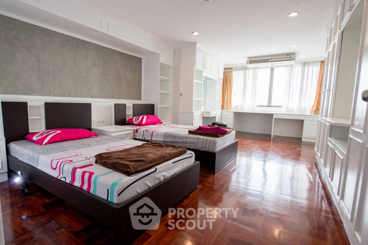 รูป คอนโดเลี้ยงสัตว์ได้ 3 ห้องนอน ขนาด 350 ตร.ม. Oriental Towers Condominium ใกล้ BTS เอกมัย (ID 3157143) - รูปที่ 26/29