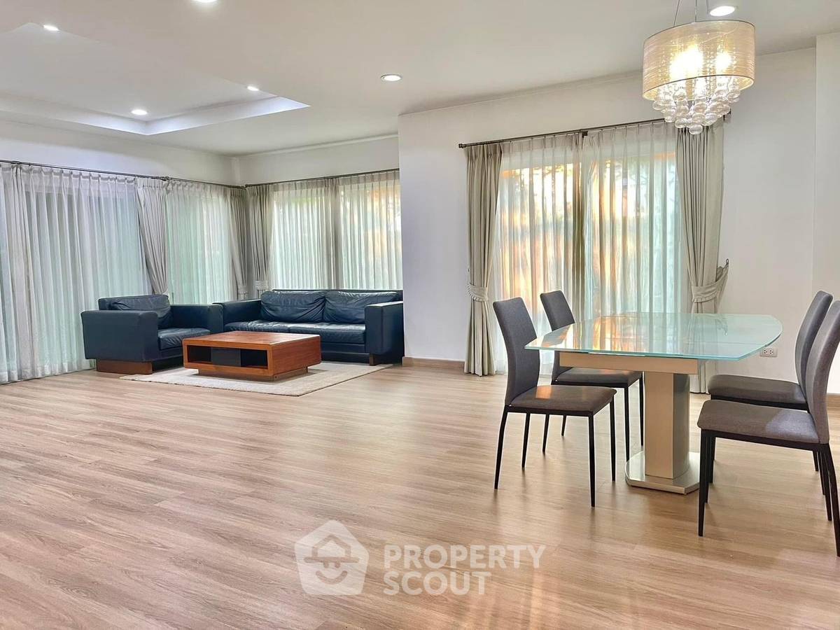 รูป บ้าน 3 ห้องนอน พื้นที่ 240 ตร.ม. ที่ Centro Onnut-Suvarnabhumi (ID 1512162) - รูปที่ 4/18