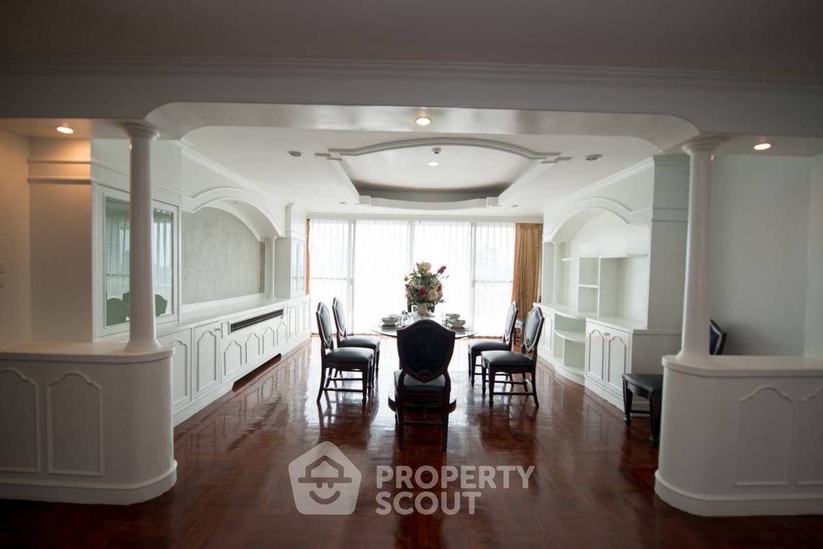 picture Pet-Friendly 3-BR 350 Sqm, Oriental Towers, BTS Ekkamai (ID 3157143) - 7/29