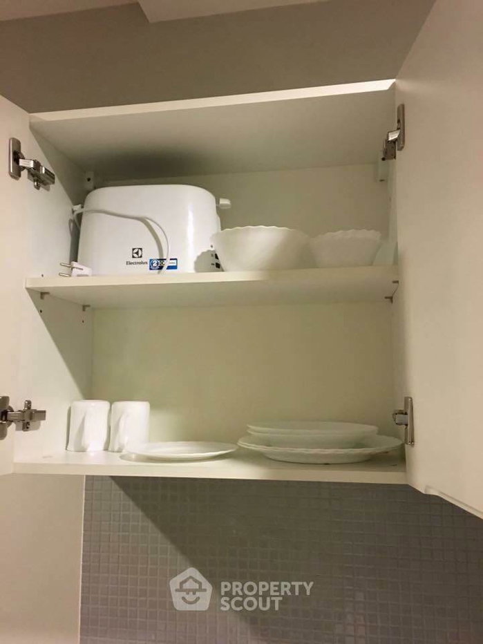 picture 1-BR Condolette Dwell Sukhumvit 26 Near BTS Phrom Phong (ID 511304) - 7/14